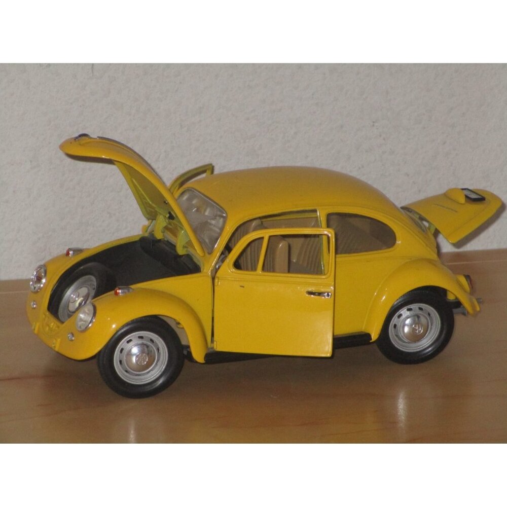 Road Tough Yellow Volkswagen 1967 Beatle 1:18 Die Cast Toy Car Good Pre Owned
